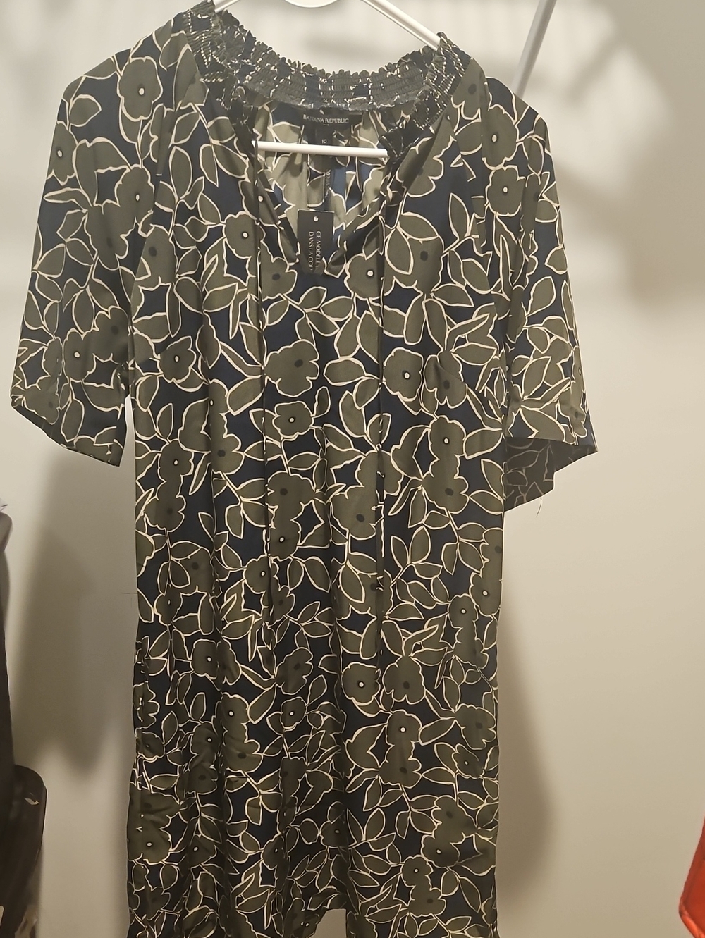NWT Print Tie-Neck Shift Dress